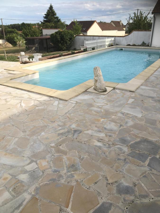 Maison Blanche Piscine Et Petit Dejeuner Châtellerault Buitenkant foto